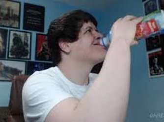 Eduuu tomando danone grosso